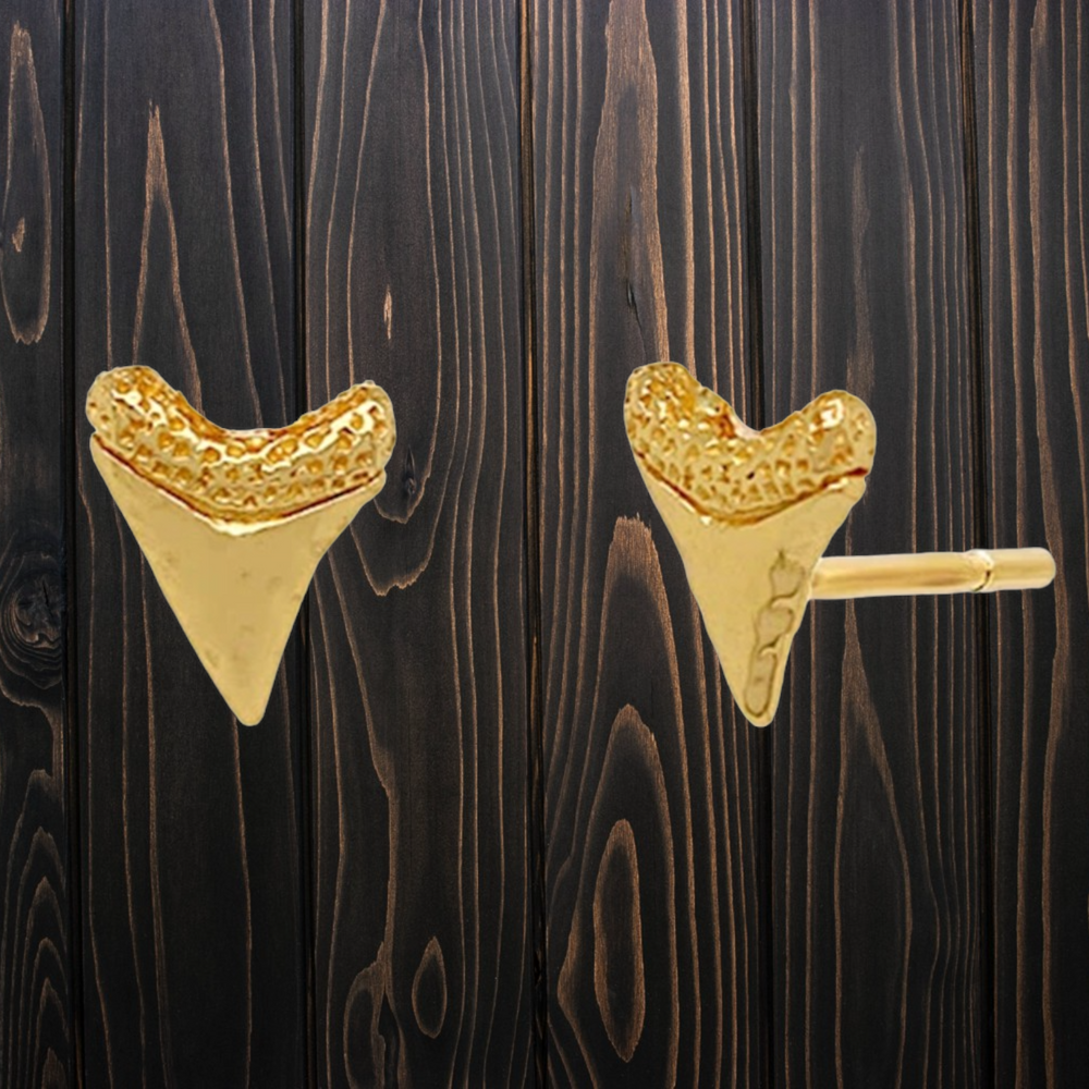Shark Tooth Earring - Yellow Gold